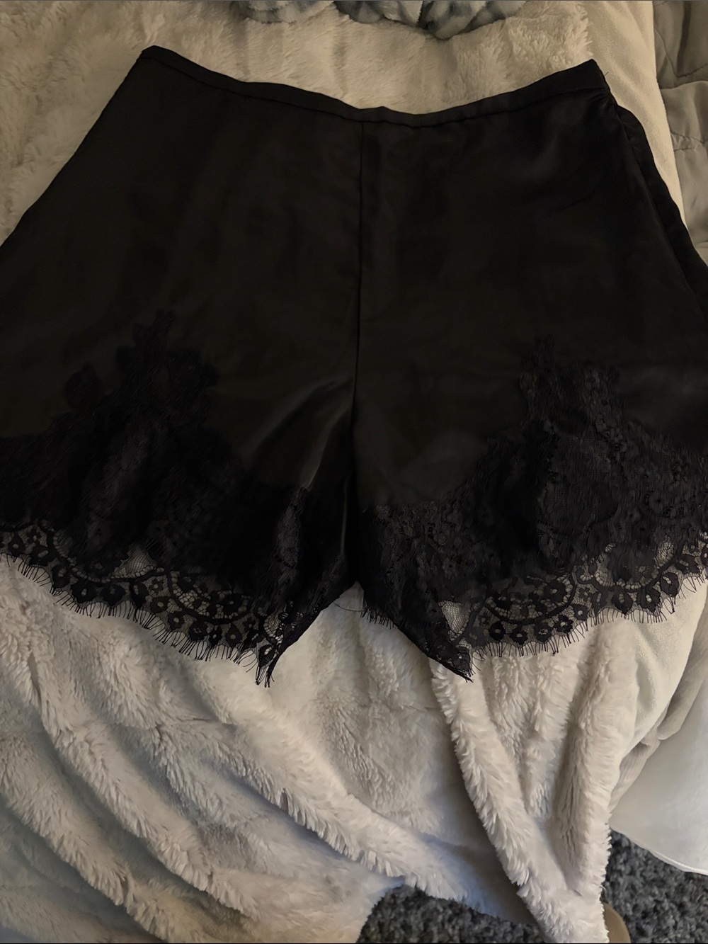Women's Black Lace-Trim Satin Shorts size l, excellent like new condition